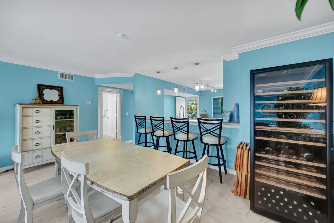 3072 Sandpiper Bay Cir #M-204, Naples, FL 34112
