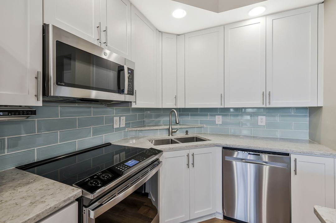 2825 Palm Beach Blvd #316, Fort Myers, FL 33916