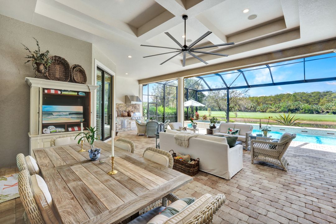 12194 Wicklow Ln, Naples, FL 34120