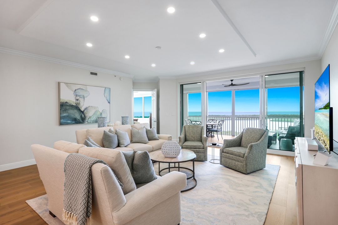 275 Indies Way #1202, Naples, FL 34110