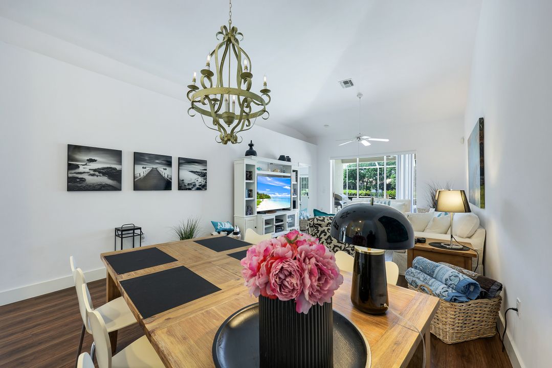 6585 Castlelawn Pl, Naples, FL 34113