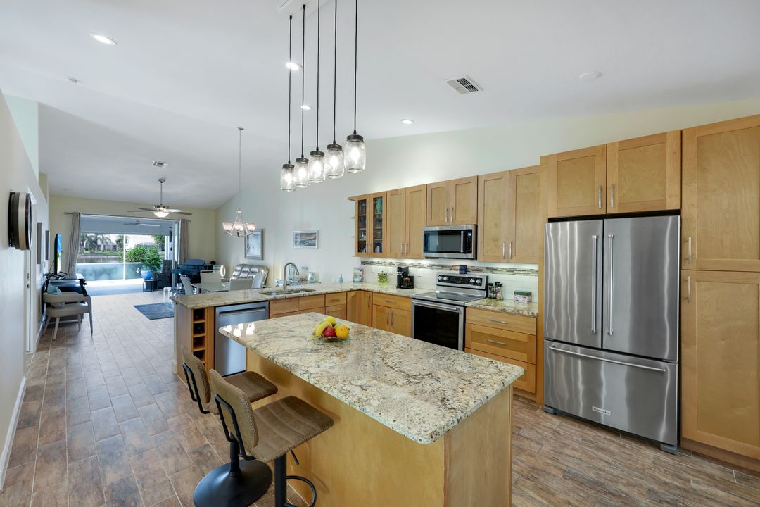 2266 Stacil Cir, Naples, FL 34109