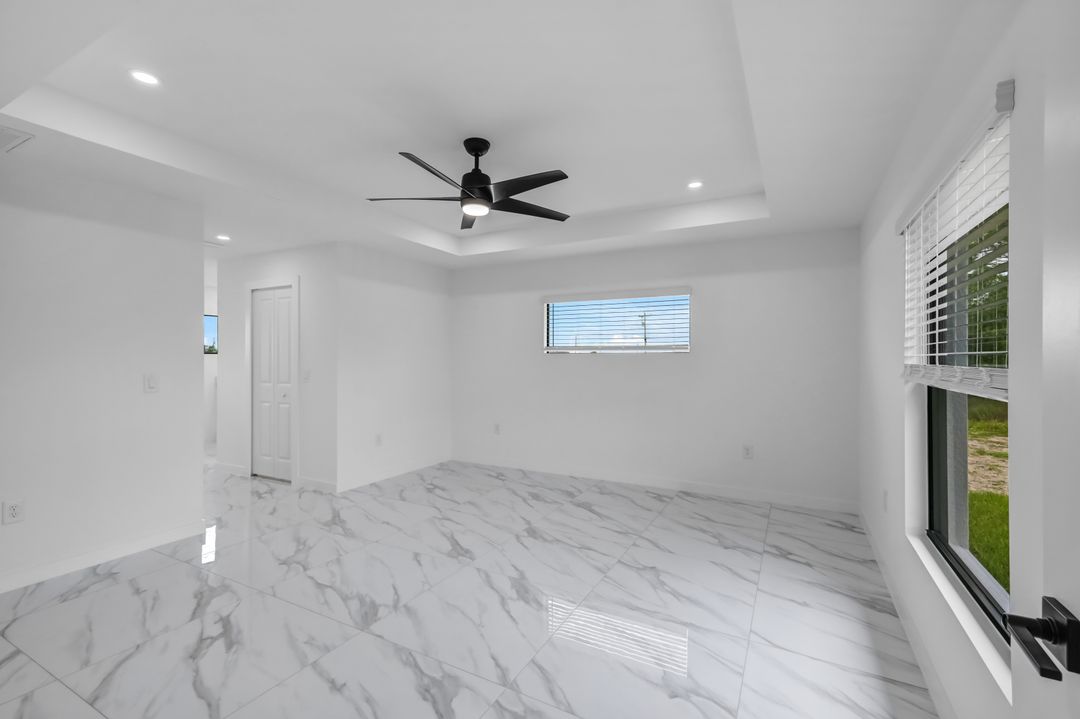 523 Wilmington Pkwy, Cape Coral, FL 33993