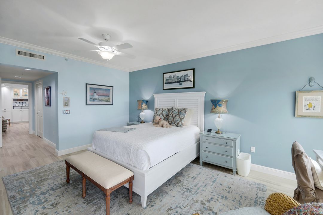 1060 Borghese Ln #1404, Naples, FL 34114