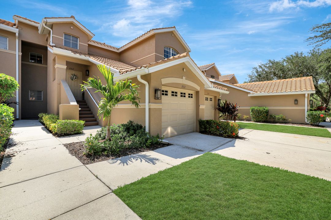 8560 Danbury Blvd #202, Naples, FL 34120