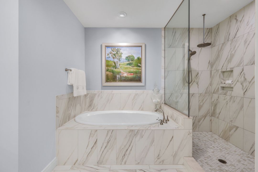 16391 Viansa Wy #202, Naples, FL 34110