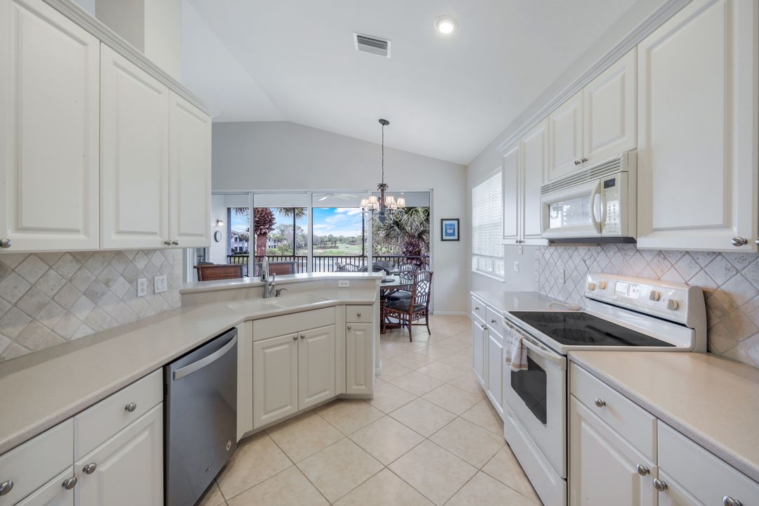 10392 Autumn Breeze Dr #202, Bonita Springs, FL 34135