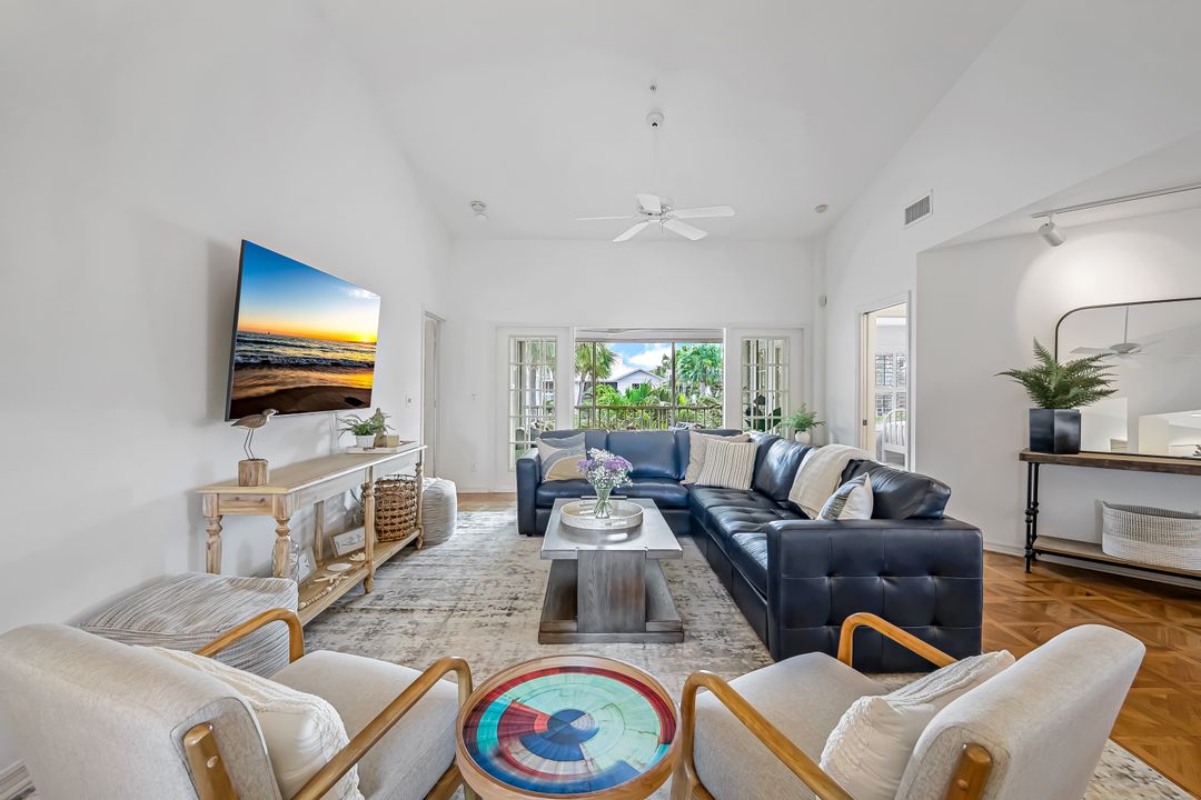 433 2nd St S, Naples, FL 34102