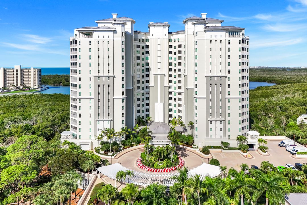 295 Grande Way #1405, Naples, FL 34110
