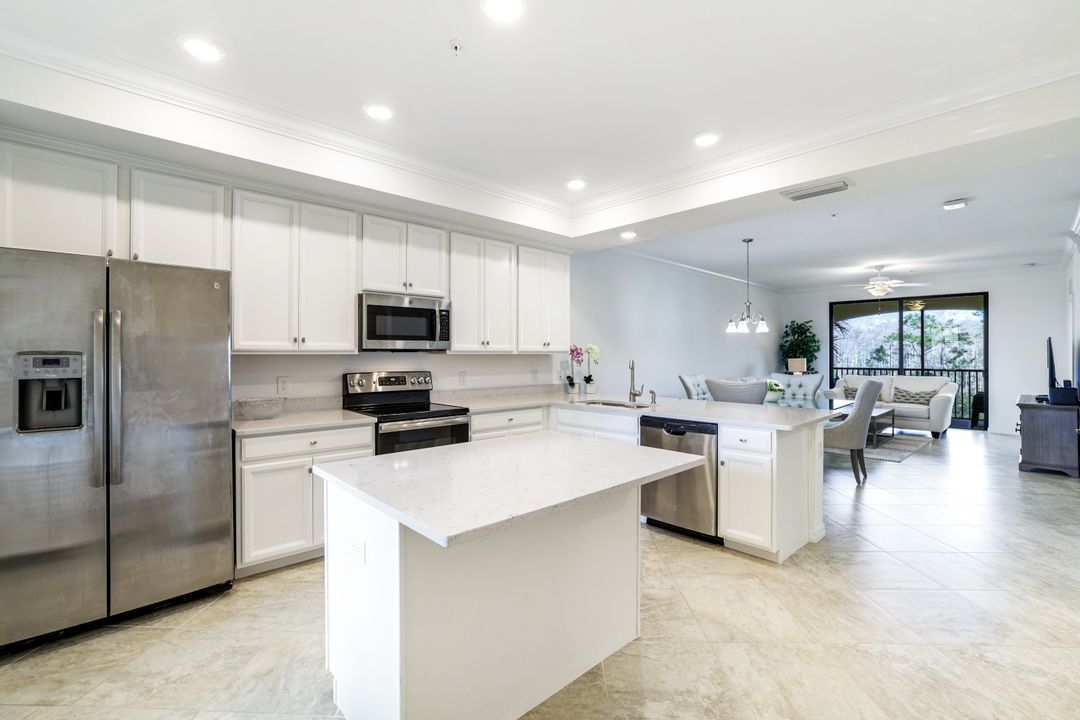 9590 Trevi Ct  #5334, Naples, FL 34113