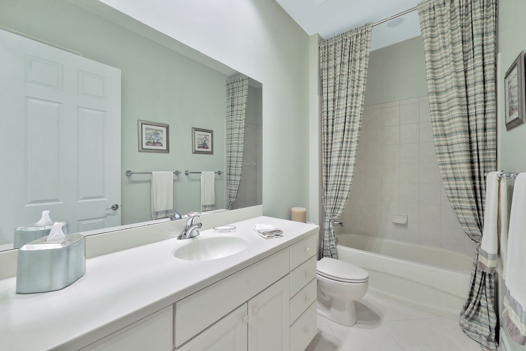 8641 Champions Point #1003, Naples, FL 34113