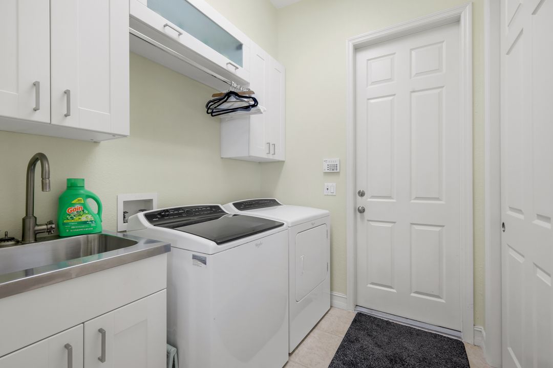 2014 Cape Coral Pkwy W, Cape Coral, FL 33914