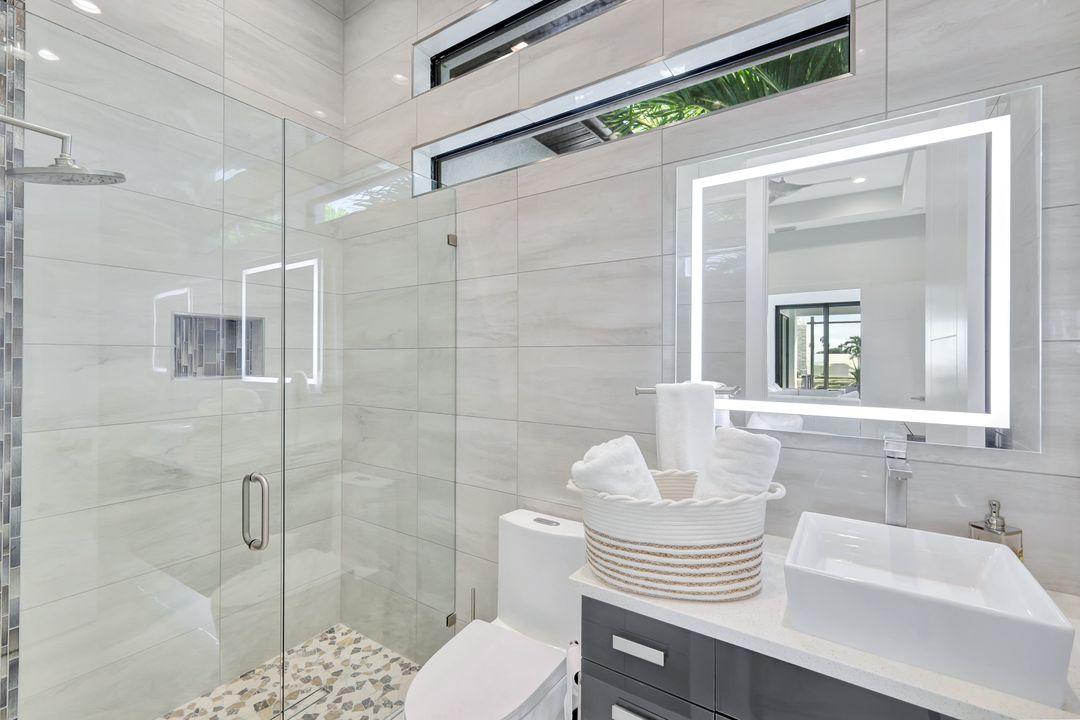 1110 Lenox Ct, Cape Coral, FL 33904