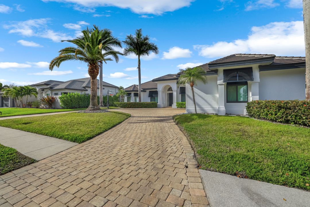 9809 Rocky Bank Dr, Naples, FL 34109