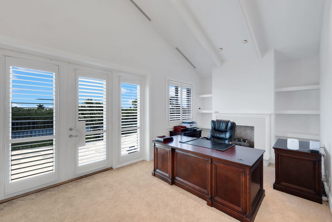 834 Hideaway Cir W, Marco Island, FL 34145