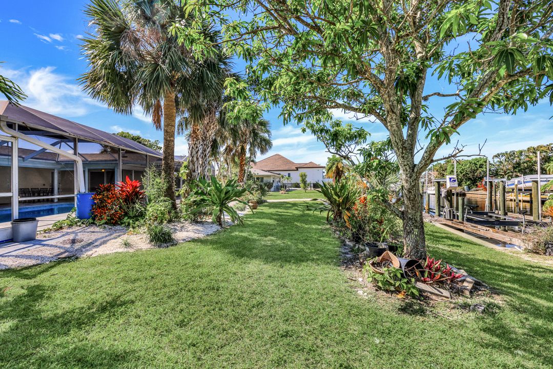 5308 Baypoint Ct, Cape Coral, FL 33904