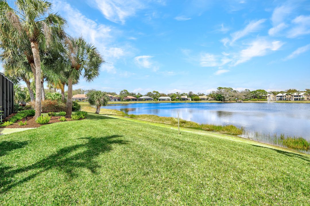 3750 Lakemont Dr, Bonita Springs, FL 34134