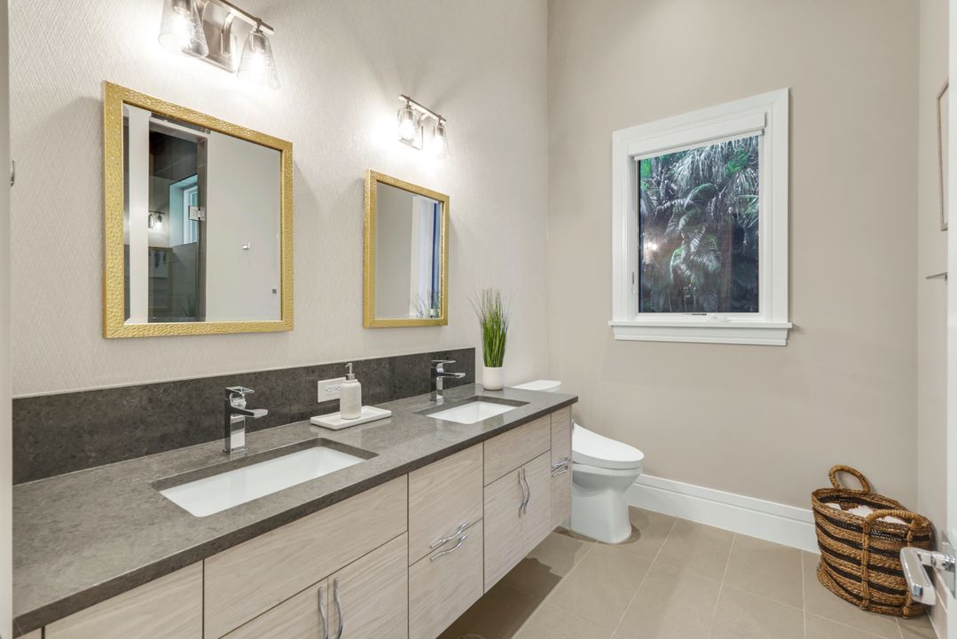 112 Hickory Rd, Naples, FL 34108