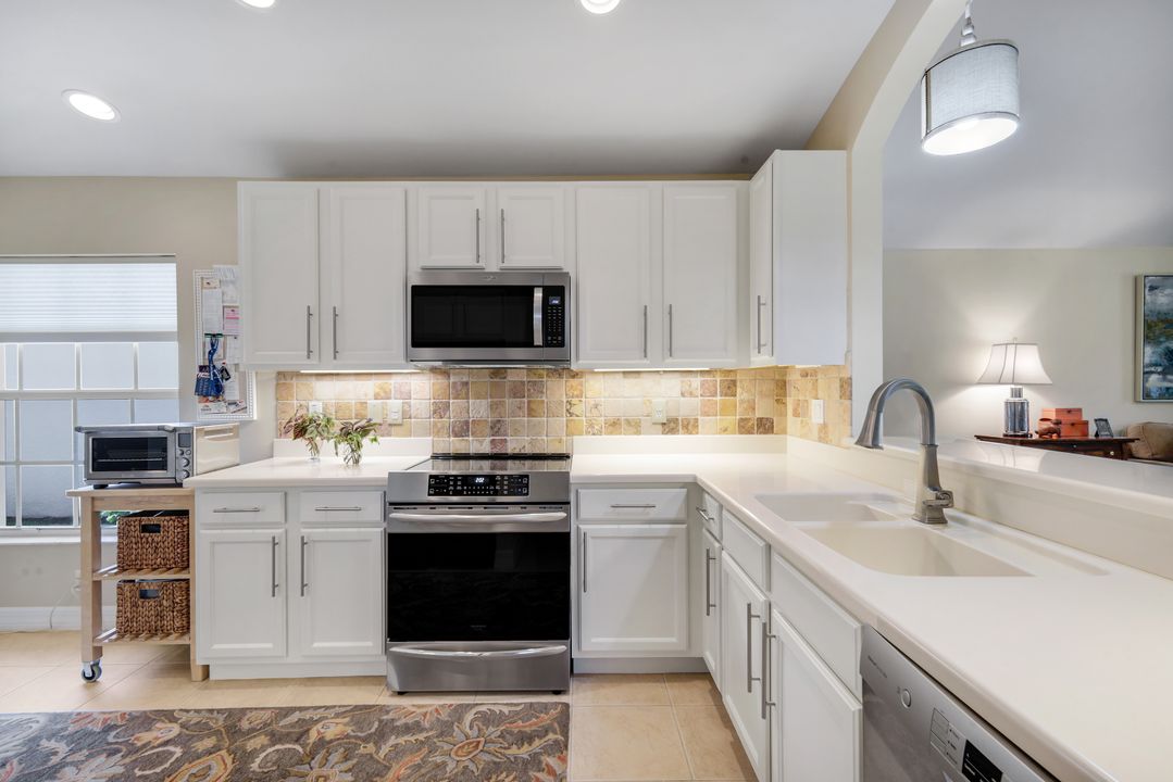 1654 Triangle Palm Terrace, Naples, FL 34119