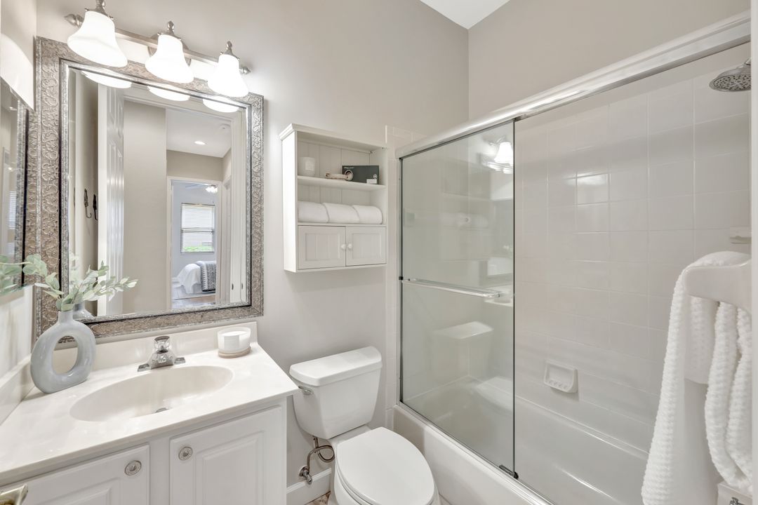 6119 Manchester Pl, Naples, FL 34110