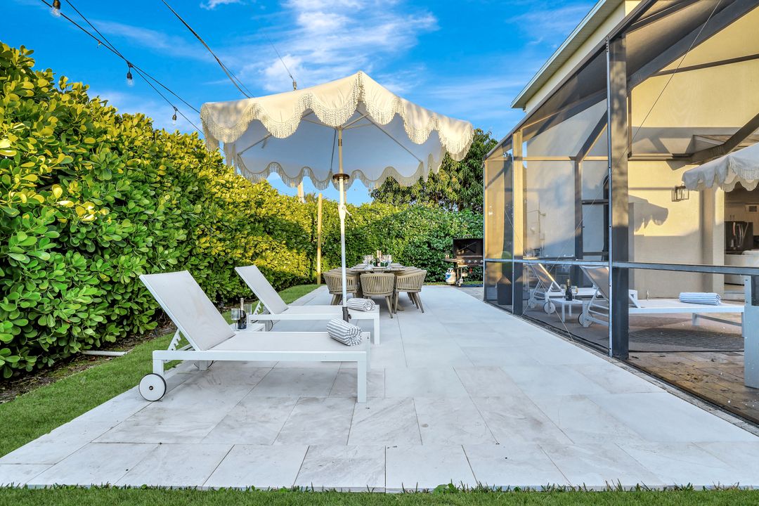 531 105th Ave N, Naples, FL 34108