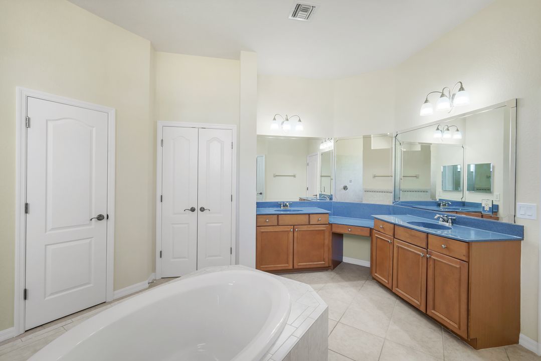 2832 SW 17th Ave, Cape Coral, FL 33914