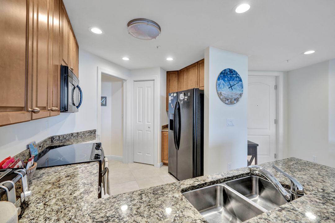 5781 Cape Harbour Dr #505, Cape Coral, FL 33914