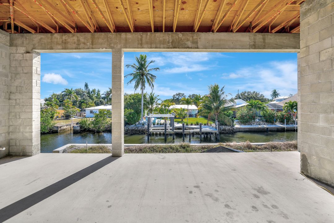 2750 Gulfview Dr, Naples, FL 34112