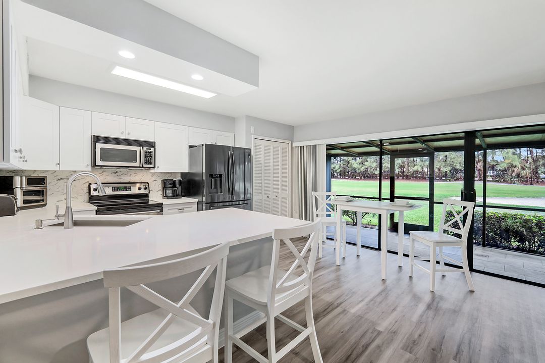 147 Forest Lakes Blvd #147, Naples, FL 34105