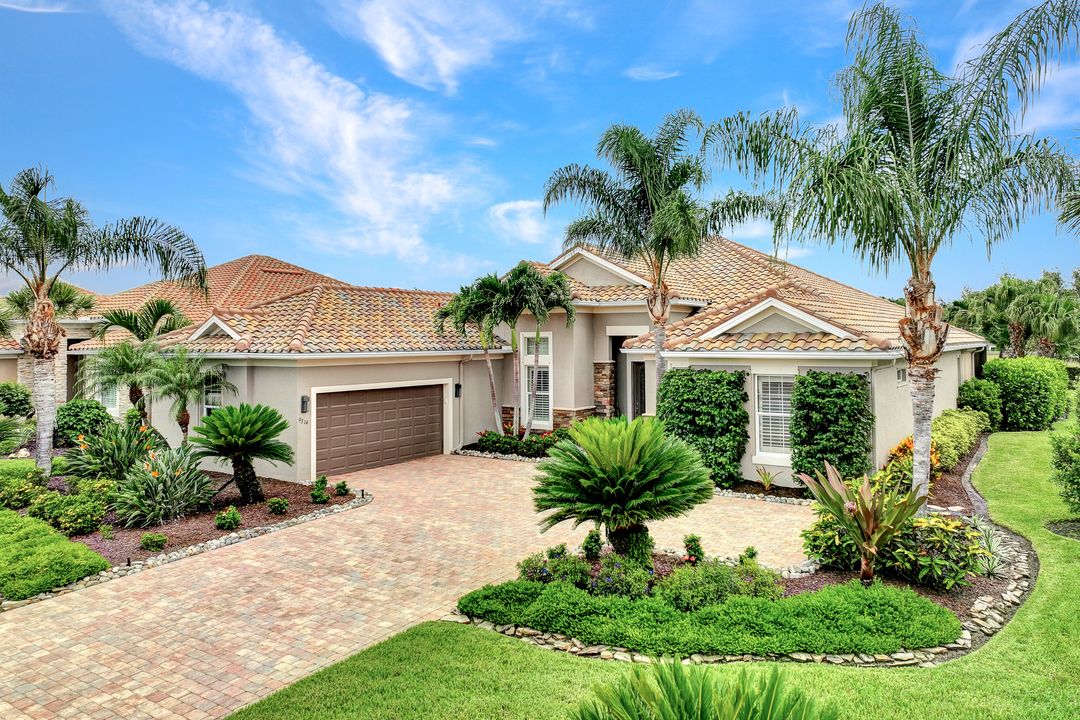 9314 Quarry Dr, Naples, FL 34120