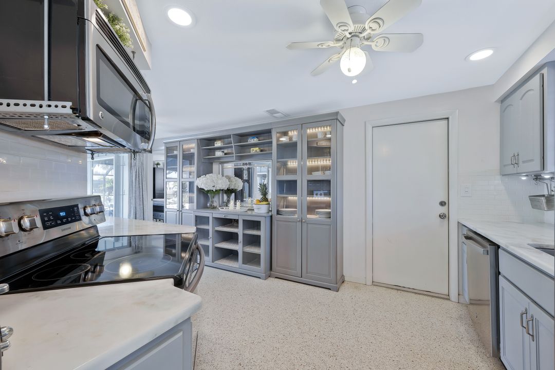166 Cambridge Dr NW, Port Charlotte, FL 33952