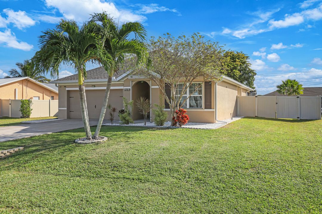 1323 SW 9th Ave, Cape Coral, FL 33991