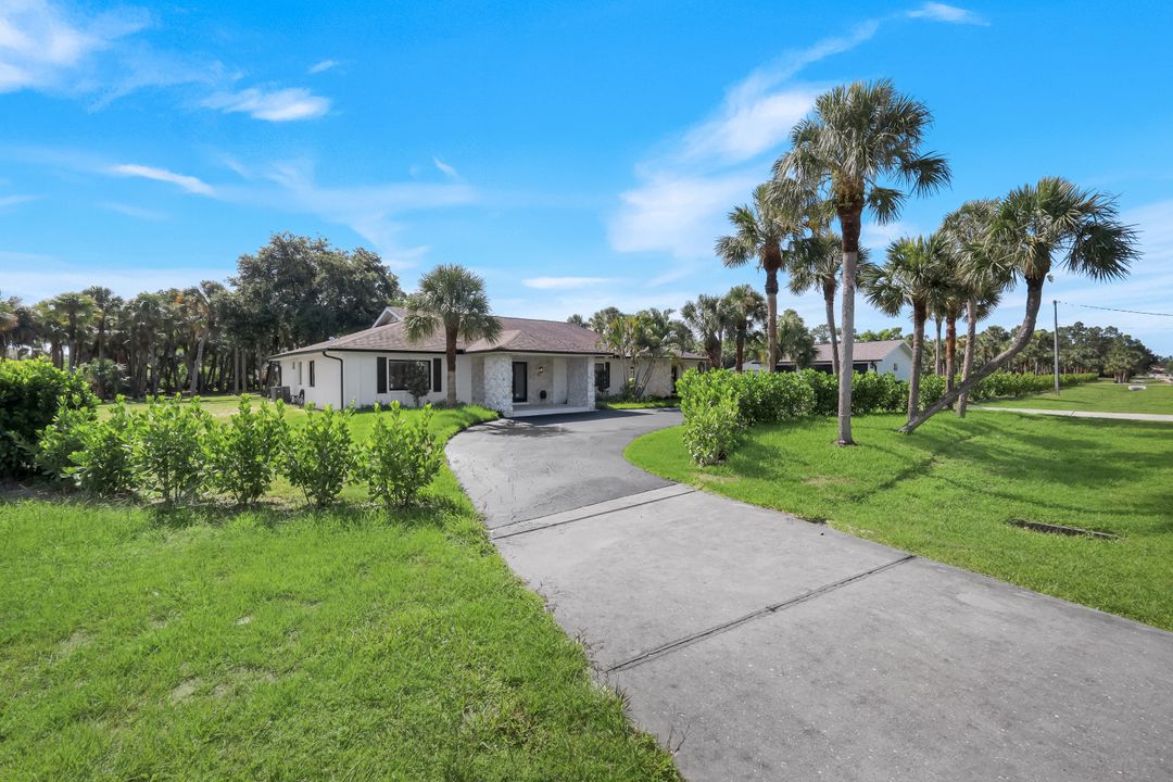 3000 70th St SW, Naples, FL 34105