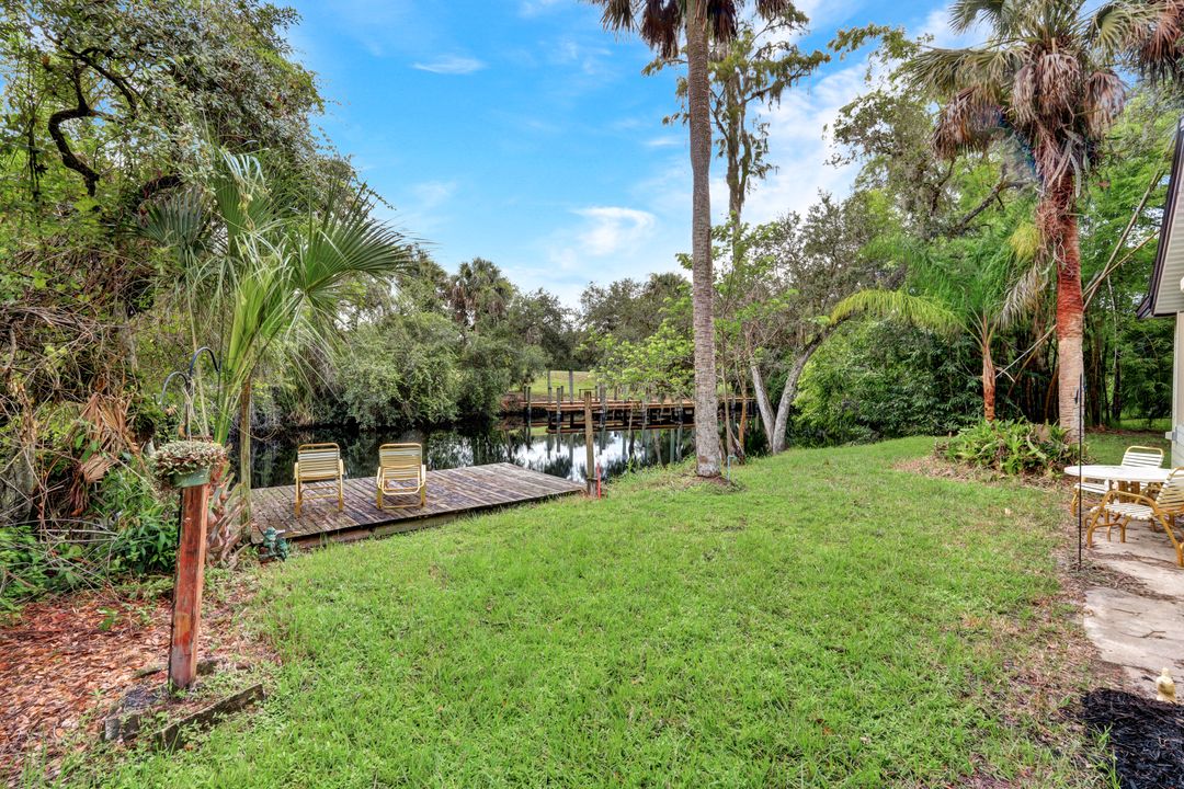 18200 Elmwood Dr, Alva, FL 33920