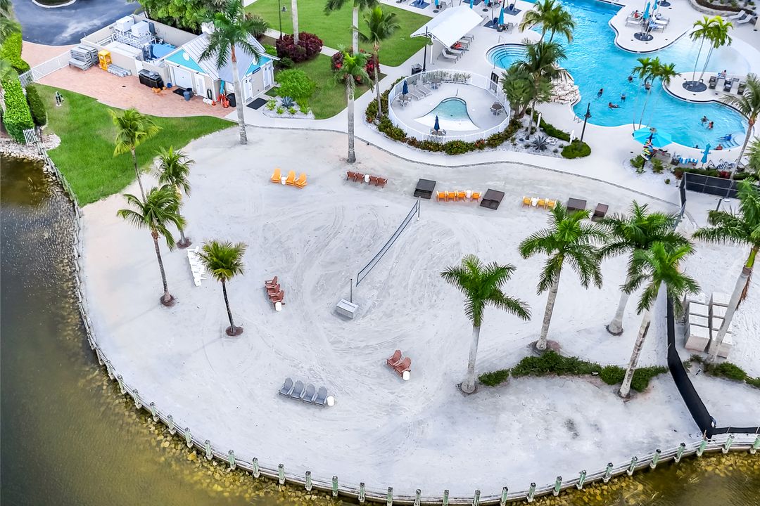 14795 Edgewater Cir, Naples, FL 34114