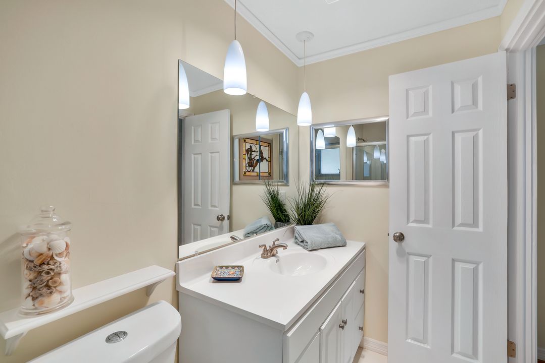 9 Hackney Ln, Naples, FL 34112