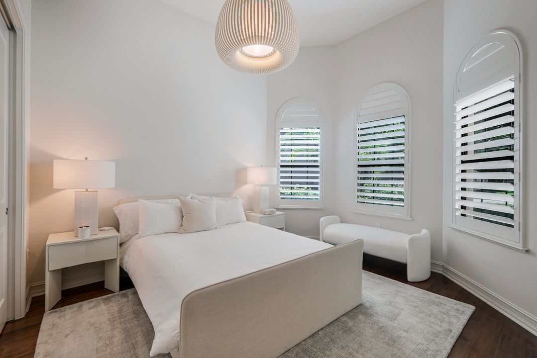 7319 Lantana Cir, Naples, FL 34119