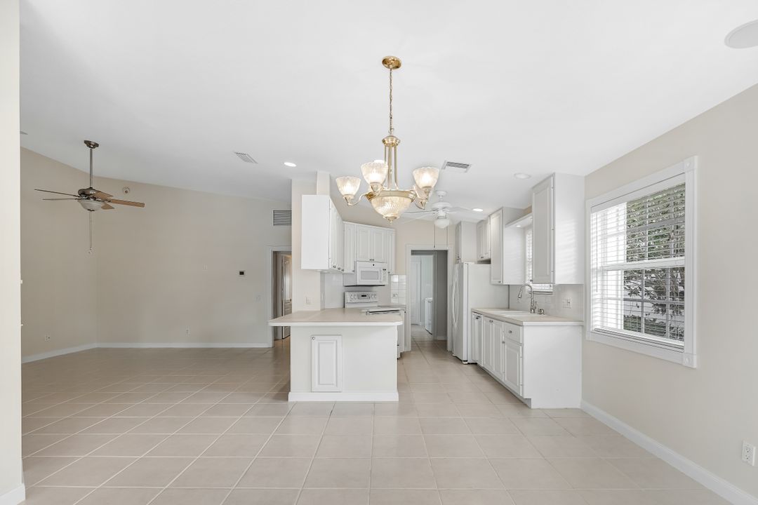 3360 Cayman Ln, Naples, FL 34119