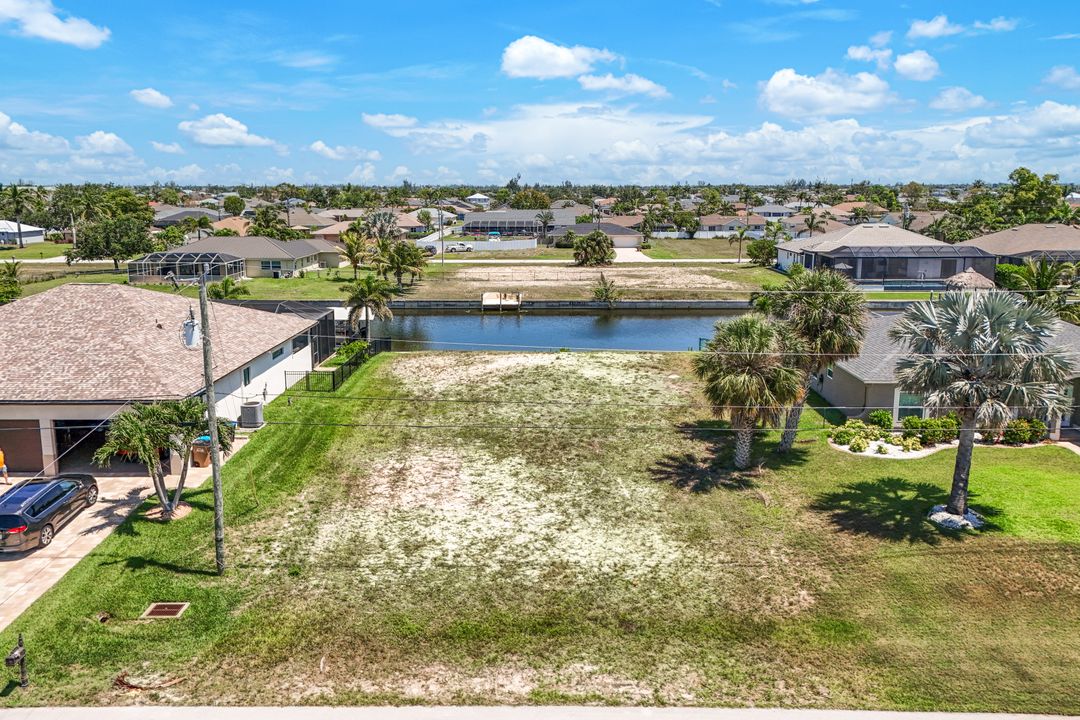 1227 SW 37th St, Cape Coral, FL 33914