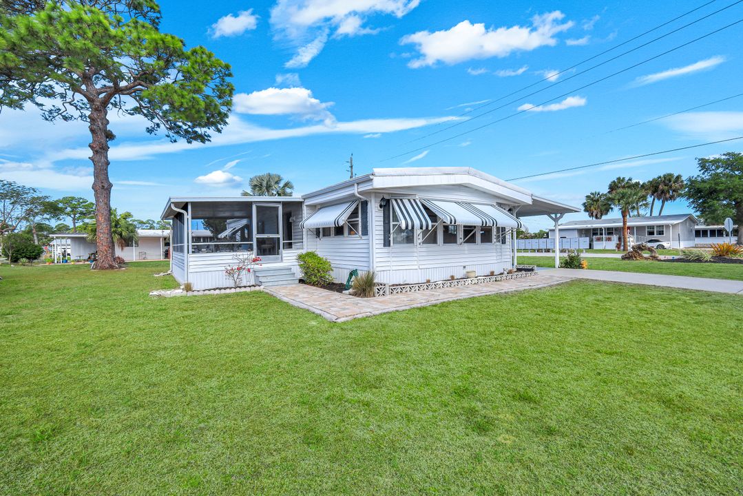 27520 Bourbonniere Dr, Bonita Springs, FL 34135