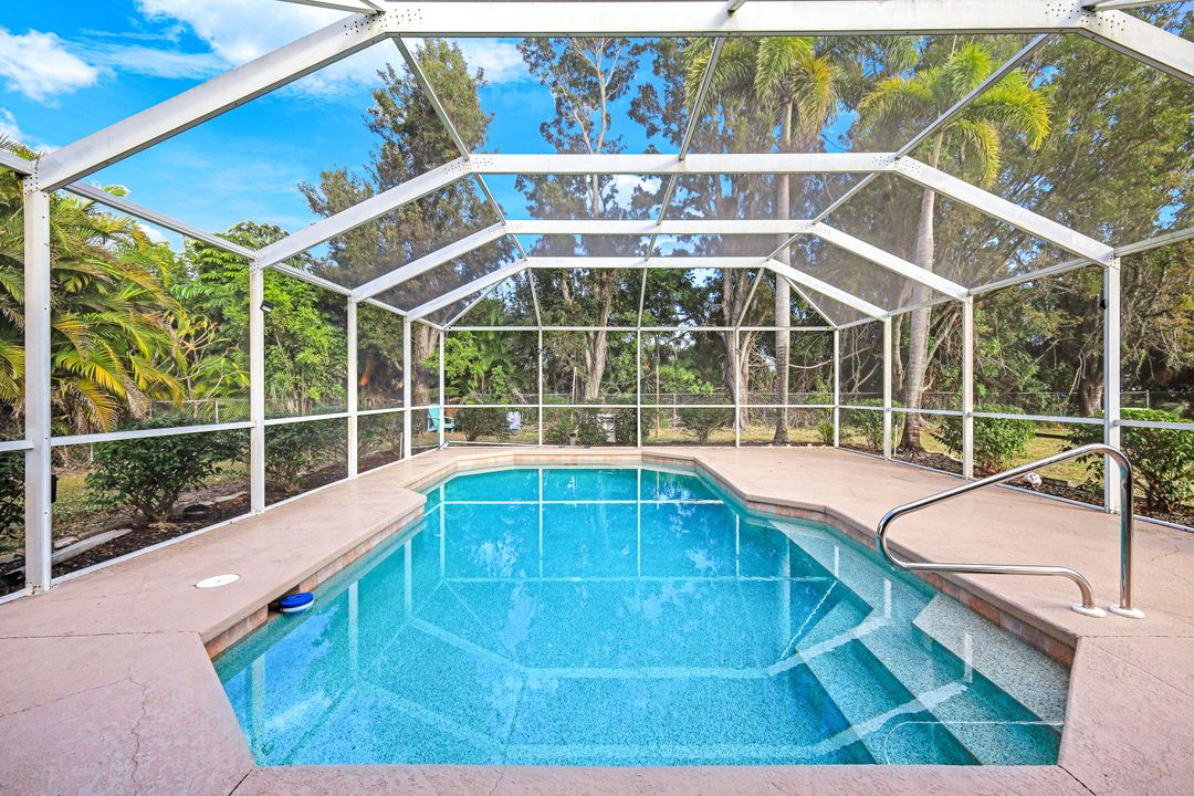 5203 Selby Dr, Fort Myers, FL 33919