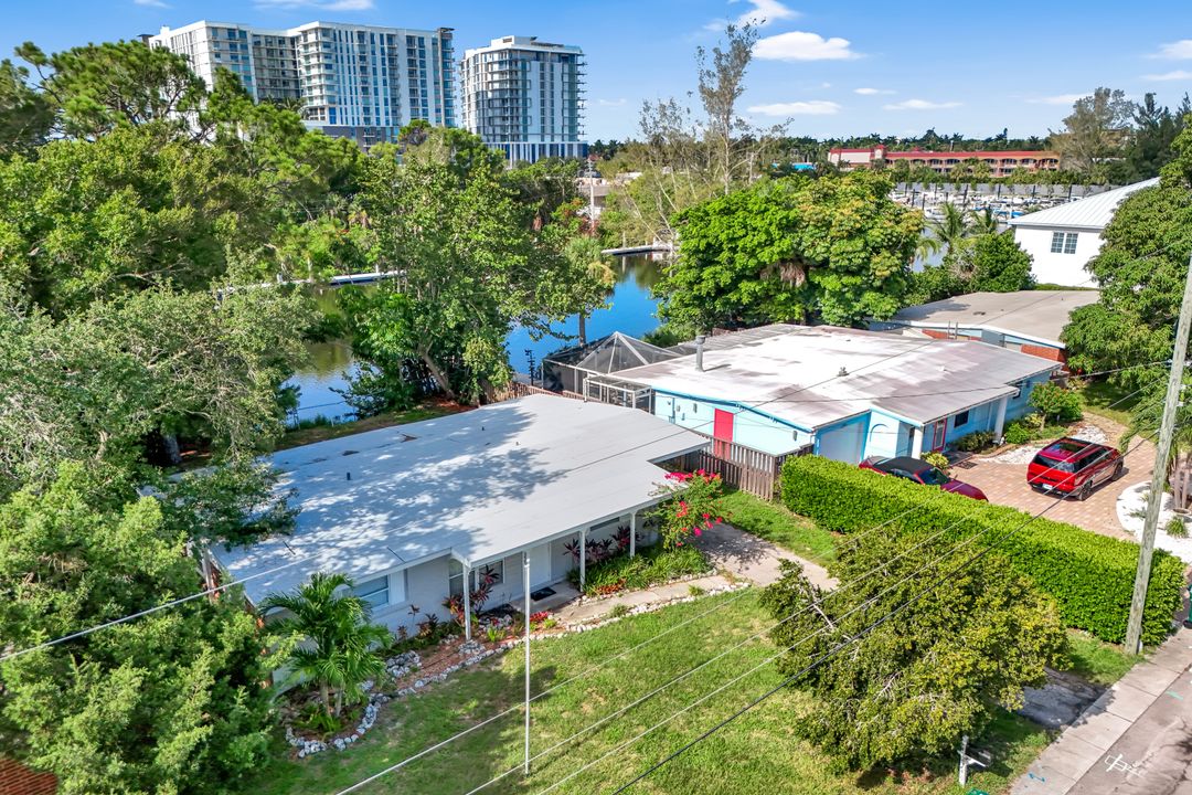 2140 Harbor Ln, Naples, FL 34104