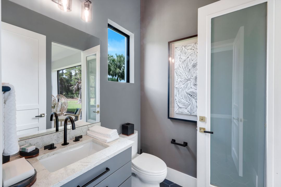 933 11th St SW, Naples, FL 34117