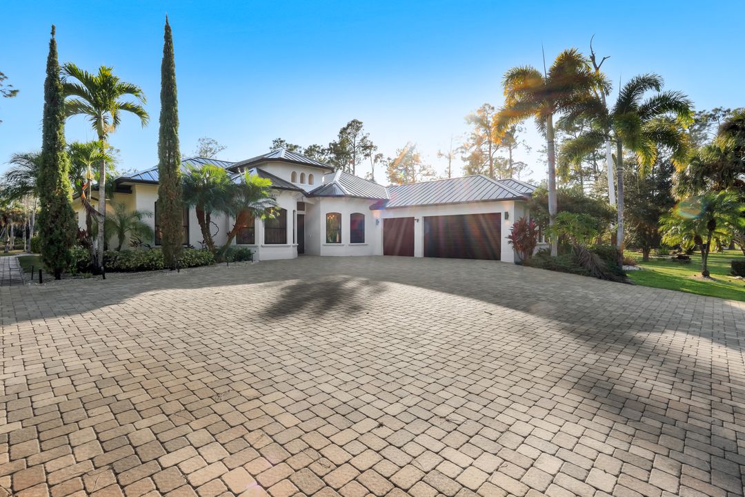 4480 1st Ave NW, Naples, FL 34119