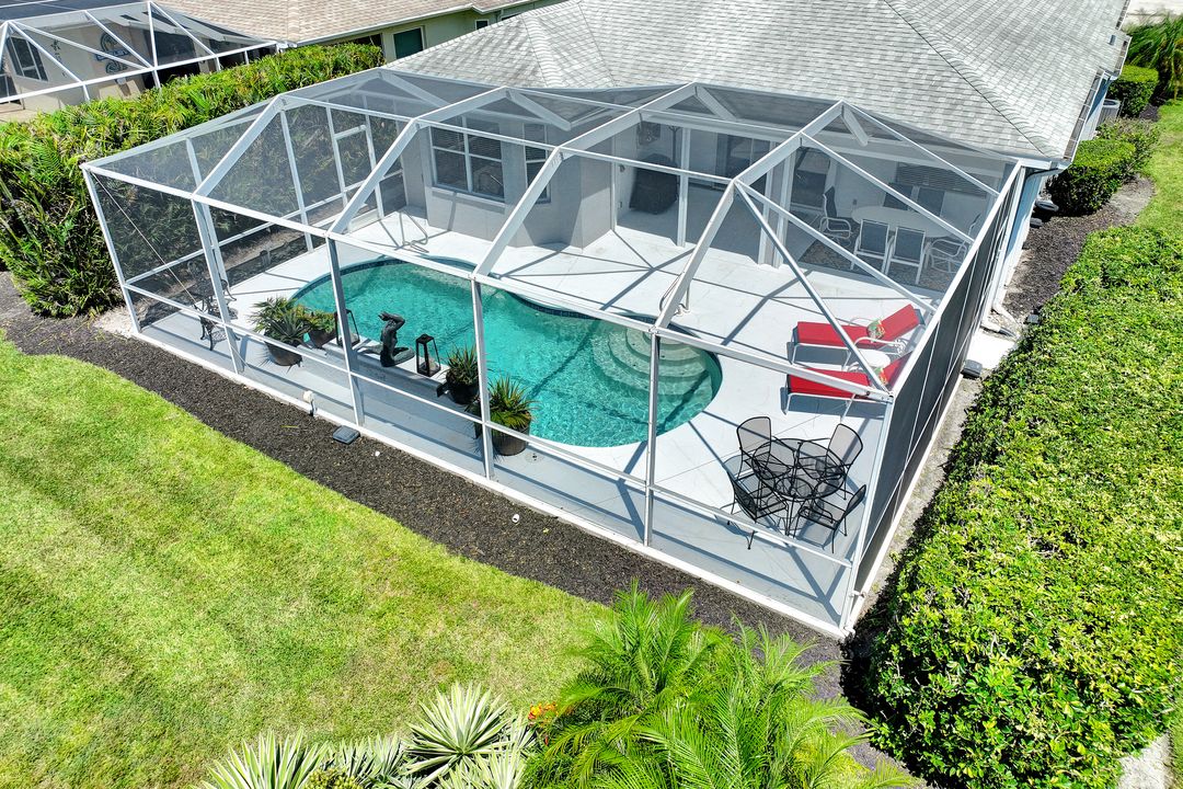 484 Crossfield Cir, Naples, FL 34104
