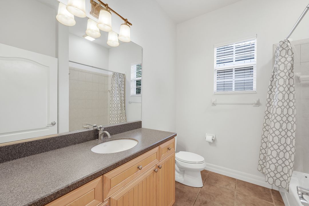 1817 Lagoon Ln, Cape Coral, FL 33914