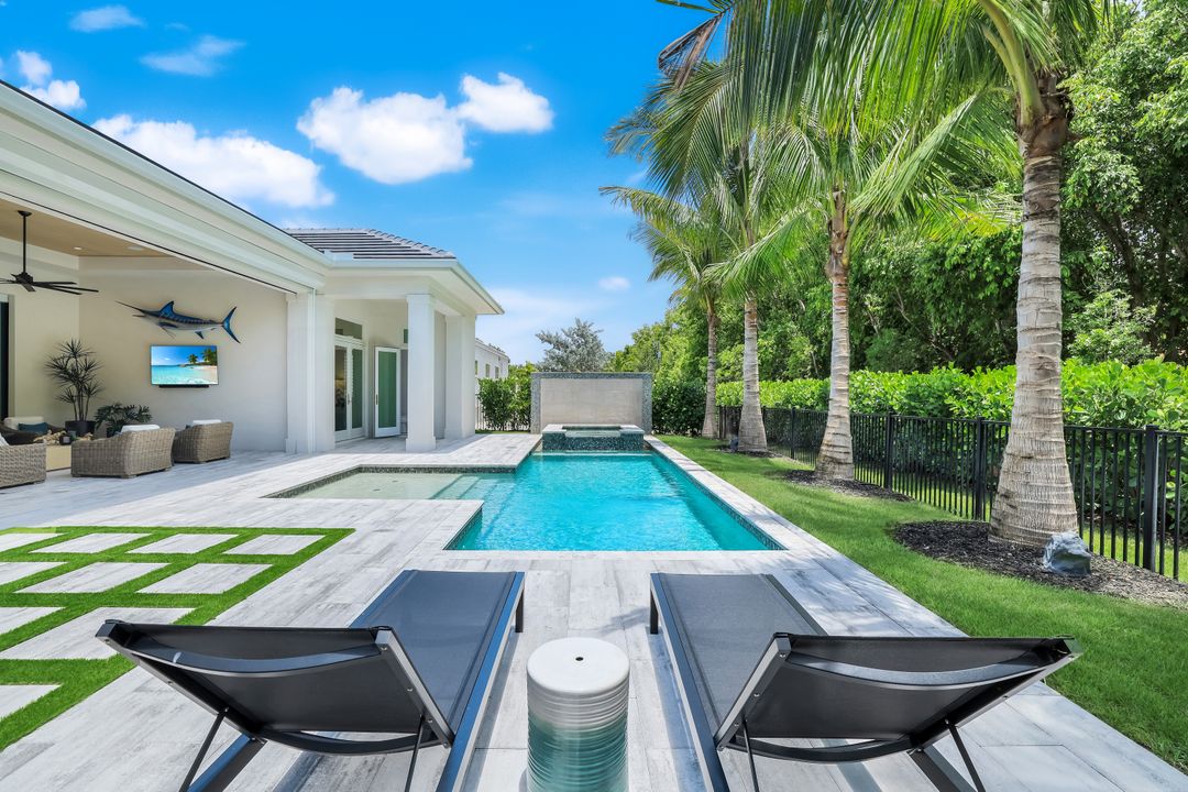 6630 Palisades Ave, Naples, FL 34109