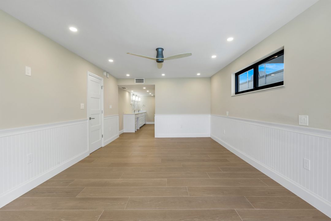 9715 Gulf Shore Dr #702, Naples, FL 34108