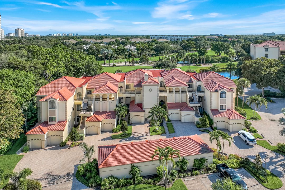 Pelican Bay Blvd, Pelican Bay, FL 34108