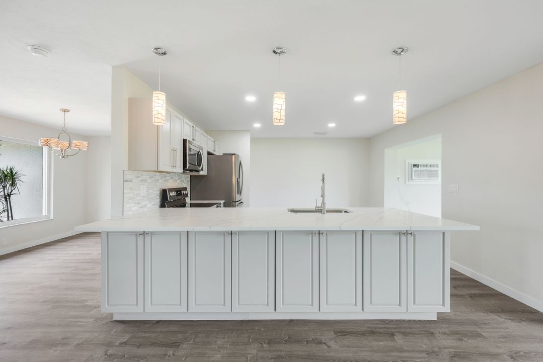 1202 SE 14th Terrace, Cape Coral, FL 33990